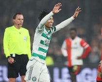 「もの凄いパフォーマンスだ」欧州名門で“スケープゴート”にされた28歳MFがEL日本人対決で圧巻の１G１A！現地メディアは手のひら返しで絶賛「すべてをコントロール」