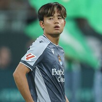 「スタメンの座は危うい」なぜ主軸だった久保建英がバックアッパー降格の危機に陥っているのか。ソシエダ番記者が明かした“事情”「タケに依存する必要がなくなった」【現地発】