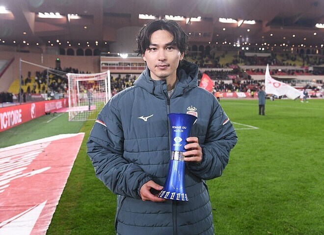 「天才」「完璧なフィニッシュだ」欧州王者から決勝点！鮮烈左足弾の南野拓実、現地メディアから絶賛相次ぐ「パリの守備陣は防ぐ術がなかった」