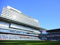 「こんなスタジアムは見たことがない」「雰囲気が素晴らしい」代表戦初開催の長崎新スタに海外ファンは感激！ 自国との比較も「とてもユニーク」