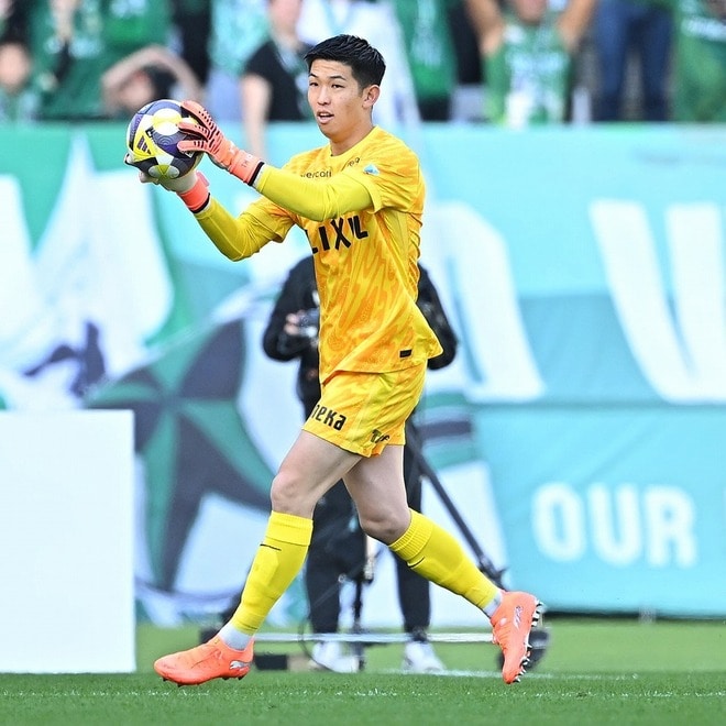 まさに“超人級”の反応! 鹿島が16度目のクリーンシート。GK早川友基の超絶ビッグセーブにSNS騒然「まじ意味わからん」「捕球はバケモン」