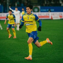 J２最終節で生まれた様々なドラマ。STVVには古巣の奮戦を力にして翌日の試合を戦った選手がいた。次は俺たちの番だ――【現地発】