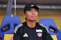 「屈辱の傷はまだ癒えていませんが…」仙台が森山佳郎監督の続投を発表。今季７位で惜しくもJ１昇格プレーオフ進出逃す