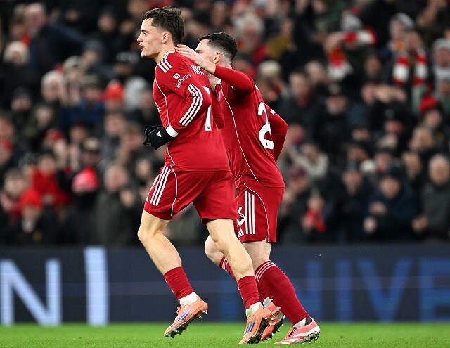 キレキレボールタッチ→待望の瞬間が訪れた！と思われたが…リバプール至宝の“結末”にファン幻滅「え、え？」「誰も得しない」