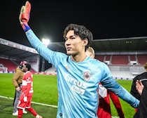 「何してんねん」後藤啓介の猛プレスで失点...だがPK戦では圧巻セーブ連発！ 22歳守護神の奮起に脚光「日本のGKに救われた」