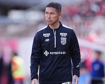 「覚悟と責任を持って...」FC東京が松橋力蔵監督との契約更新を発表！「決して慢心することなく日々精進してまいります」