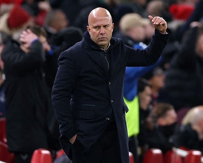 「解任はやむを得ない」「厳しすぎる」“スロット解任”がトレンド入り!14戦4勝の不振リバプール、指揮官交代論に賛否「次に負けたらいよいよ」「ワタル使ってくれる監督就任しないかな」