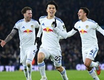 「衝撃だ」「日本人に打ち負かされた」日本代表MFの“世界王者”を撃破したスーパーミドル弾に韓国メディアが唖然！「日本と韓国のプレミア得点者の数は12人対８人に広がった」