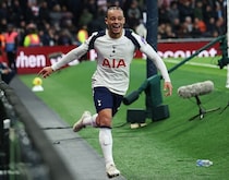 「日本にとってはマズいな」「レベチだった」W杯で要注意！オランダ代表の天才MFが衝撃の独走弾！圧巻のプレミア初ゴールにSNS騒然！「上手すぎる」「不安になってきた」