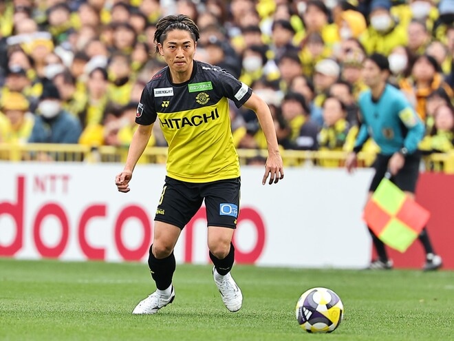 「リーグを獲るのは簡単ではない」逆転優勝にあと一歩届かず…柏MF小泉佳穂は落胆。築いたチームスタイルへの想いを語る「トレンドを変えたい気持ちと、異質だからこそ…」