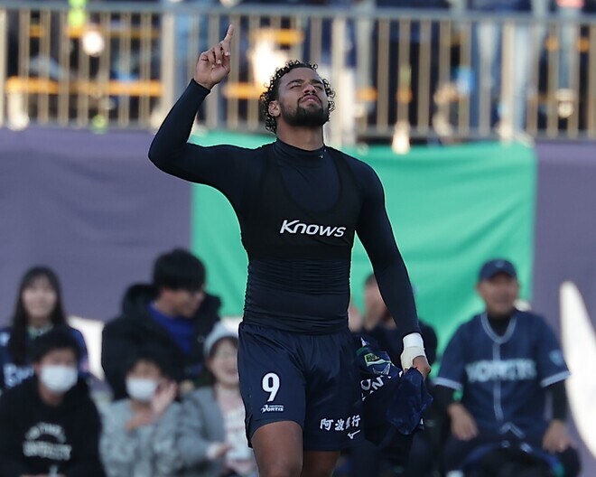 徳島を救った! トニー・アンデルソンが執念の同点弾「本当にゴールを取ることだけに集中していた」【J1昇格PO準決勝】