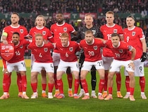 「練習着じゃないよな？」「地味すぎる」７大会ぶりW杯出場のオーストリア、本大会用ユニホームに母国ファンから賛否の声「イカしてる」「完璧なデザイン」