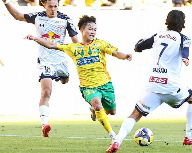 ジェフ17歳逸材が殊勲の一発「変な形のシュートでしたけど、決められて良かった」。J１昇格まであと１つ「もっと勝利に導けるように、努力したい」【PO準決勝】