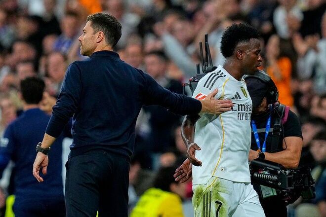 「ヴィニシウスが指揮官に怒りを爆発させた日、何かが壊れた」“混迷”するマドリーにレジェンドOBが意見「中盤の思考スピードが遅い」【現地発コラム】