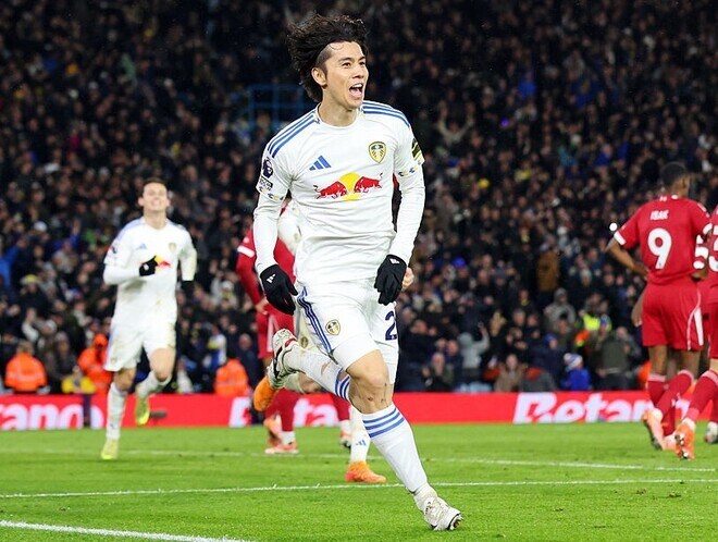 「なぜ外すのか理解できない」前節に衝撃弾の日本代表MFが先発落ちで現地ファン憤慨→途中出場で王者から劇的な2戦連発!「信じられない」「誰がチャンスを作るんだ?」