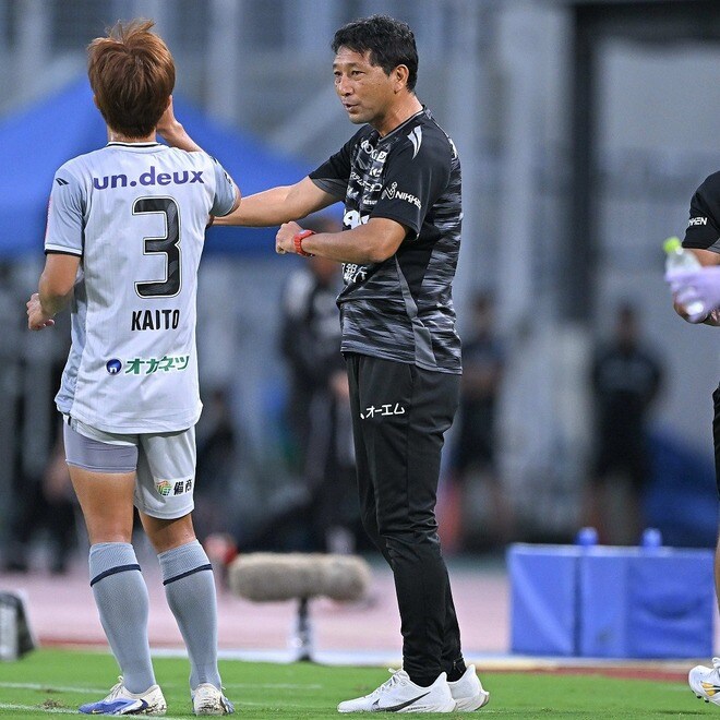 「最長記録を更新中です」J1初参戦で残留成功。53歳指揮官の続投発表「全てはファジのため」