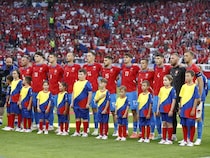 「色合いが良い」「統一感を感じる」５大会ぶりのW杯出場を目ざすチェコ、新ユニホームに反響！「本大会でも披露するべき」