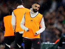 「恥ずべきだ」「リバプールが悪い結果を残すのを待っていた」出番なしに激怒したサラーを伝説OBが痛烈批判！CLの遠征メンバー招集外には「クラブが正しい」