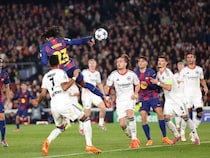 先発の堂安律は見せ場作れず…フランクフルトはバルセロナに１－２敗戦。先制するもクンデにヘッド弾２発を浴びる【CL】