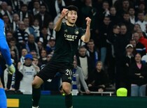 「おとぎ話のようだ」日本代表DFがフル出場の北欧の雄、敵地でスペイン３位撃破に元マドリーの“英雄”が驚嘆！「本当に信じられない」