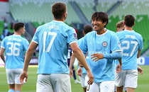 「美しい！軌道が霹靂一閃」「相変わらず凄いゴールばかり」リンガードに先制点を許した後…ソウルでゴラッソ炸裂！豪州勢の日本人10番にファン大興奮【ACLE】