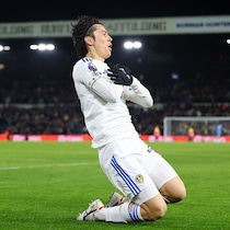 「奇妙」「人気は絶大」強豪から２戦連発の日本代表MFはなぜレギュラーではないのか。海外大手メディアが困惑「４勝のうち３勝で好印象を残したにもかかわらず…」