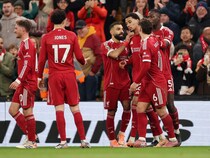 遠藤航が欠場したリバプールがプレミア３試合ぶりの勝利！ 三笘薫が２か月半ぶり出場のブライトンを２－０撃破！ エキティケが２発、サラーは追加点をアシスト