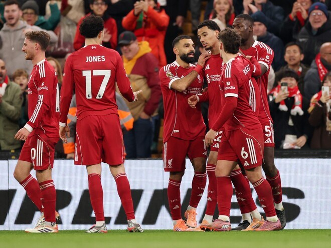 遠藤航が欠場したリバプールがプレミア３試合ぶりの勝利！ 三笘薫が２か月半ぶり出場のブライトンを２－０撃破！ エキティケが２発、サラーは追加点をアシスト