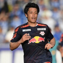 「苦しんだ先には必ず希望が…」ファン・サポーターの心に突き刺さる渾身のメッセージ。35歳DFが現役引退を決意【大宮】