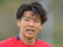 「なんという一撃…」「一生語られるやつ」宮崎FWが決めたスーパーゴールにファン衝撃！「お手本のような見事なドライブシュート」【J２昇格PO決勝】