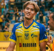 「また決めたんや」「得点王も狙える」20歳の日本代表FWが保有元の強豪から今季６点目！得点ランク首位に１点差に迫る“覚醒”ぶりにファン驚嘆「W杯メンバーに選ばれる可能性は十分」