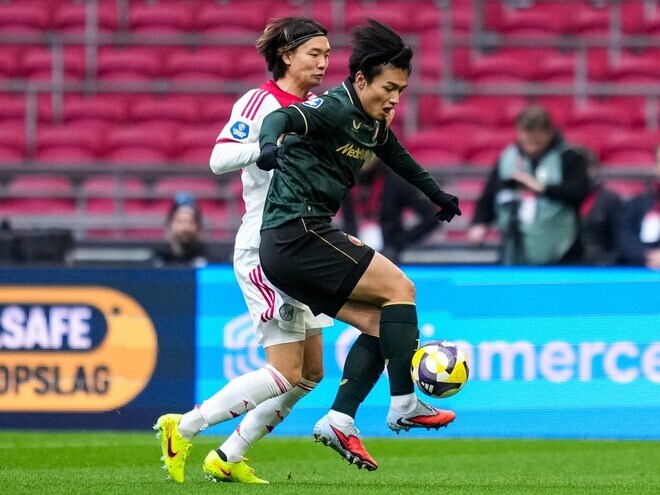 18発の上田は痛恨の決定機逸…日本代表トリオが先発の“デ・クラシケル”、フェイエノールトは板倉奮闘の宿敵アヤックスに0-2敗戦