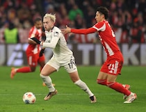 伊藤洋輝が今季初先発で60分までプレー！注目のブンデス日本人対決、王者バイエルンは最下位マインツと２－２ドロー。佐野海舟はフル出場、川﨑颯太は負傷交代