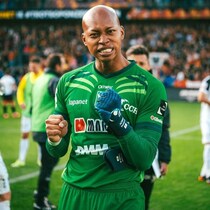 “追われる立場”で正念場のSTVVにあって、存在感をグッと高める日本代表ＧＫ。大一番に敗れるも地元メディアはチーム最高の採点７をつけた【現地発】