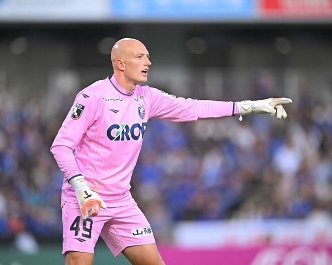 「等々力を無敵の要塞にしたい」川崎が岡山の正守護神を獲得! ブローダーセンが完全移籍「運命のように感じます」