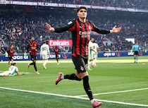 ドッピエッタにデュエル全勝の大暴れ！三笘の元相棒から定位置を奪取したミランの”NEXTマルディーニ”が喜びを露わに「試合には勝てなかったけど…」