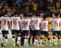 「うぉぉぉぉ！急に来た！」熊本が新ユニ発表「凄いかっこいい」。湧き出す力、湧き出す情熱をイメージ「胸エンブレム激アツ」など好評