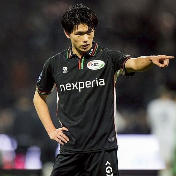 「バケモンだ」「もう代表待ったなし」欧州で直近“6戦7発”と止まらない! 得点ペース加速の20歳日本人FWに期待の声続々「日本にスター候補」