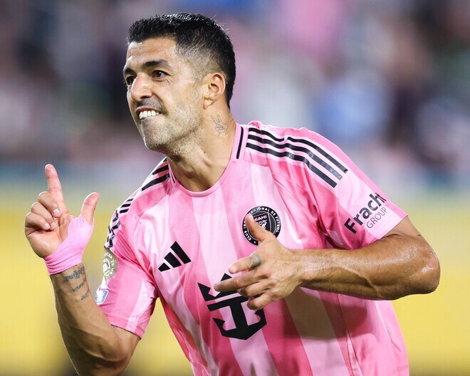 元バルサの38歳ストライカー、来季もメッシと共闘へ！ インテル・マイアミと１年間の契約延長が発表