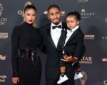 「なんて不公平なの！」物議醸すFIFAベストイレブン。昨季リーグMVPに輝いたバルサFWの落選に妻が怒り「彼はバスケットボール選手？」