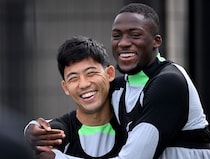 ドラゴンボール愛が炸裂！ 運転中のフランス代表DFが披露、“悟空Tシャツ”姿の真顔ショットに遠藤航も反応「Gokuuuu」