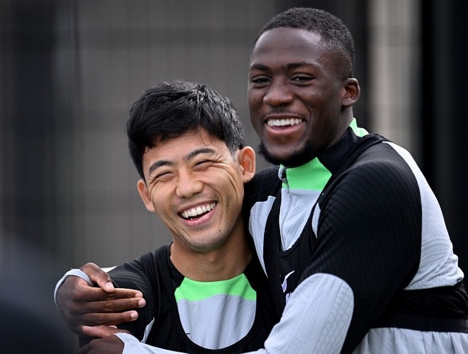 ドラゴンボール愛が炸裂! 運転中のフランス代表DFが披露、“悟空Tシャツ”姿の真顔ショットに遠藤航も反応「Gokuuuu」