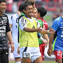 クラブハウスもない、洗濯も自分たち。苦節の時代からタイトル奪取まで。町田での10年間は「かけがえのない宝物」。中島裕希が富山に完全移籍