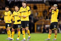 「最悪の気分だ」10連敗、17節で勝点２…“プレミア史上ワースト”がちらつく。選手、監督が猛省「絶対にあってはならない失点。ほぼ自滅」