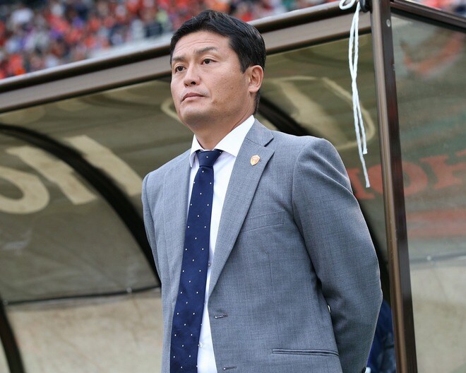 ジュビロ磐田のあるべき姿「スタッフ、選手と共に再構築していきたい」。新監督の志垣良は多くを語らず「全力を尽くします」