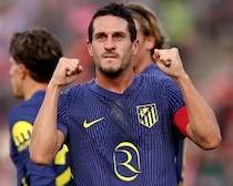 「あんなの出来るのか」「スーパーだ」アトレティコのバンディエラが決めたゴラッソに脚光！ こぼれ球に上手く合わせた強烈な一撃「ベテランもまだまだ健在」