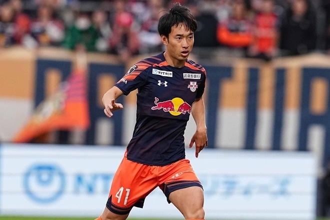 「海外の地で頑張ってきたい」大宮の24歳MFがインドネシア１部に完全移籍！ 25シーズンはJ２で30試合に出場「悔しい、その一言に尽きます」