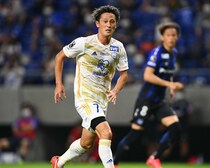 ノープランで退団→直感で決断。元日本代表39歳MFは関東２部で現役続行「感謝し前進していきたい」