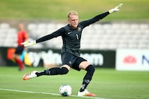 「トッテナム…？」「経歴えぐい」28歳のオーストラリア代表GKが大宮に完全移籍！「J２に居ていいレベルの選手じゃないだろ」「即戦力だね」などファン期待