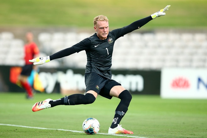 「トッテナム…？」「経歴えぐい」28歳のオーストラリア代表GKが大宮に完全移籍！「J２に居ていいレベルの選手じゃないだろ」「即戦力だね」などファン期待